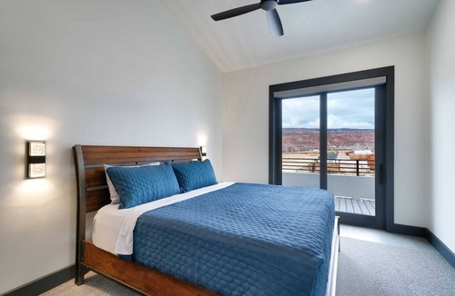 Moab South Valley Condo | Vizcaya #6 - Moab's Newest Luxury Rental (Hot Tub)