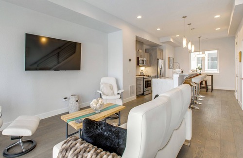 Highland House | Walk to Bars! LoHi City-View Haven w/Hot Tub