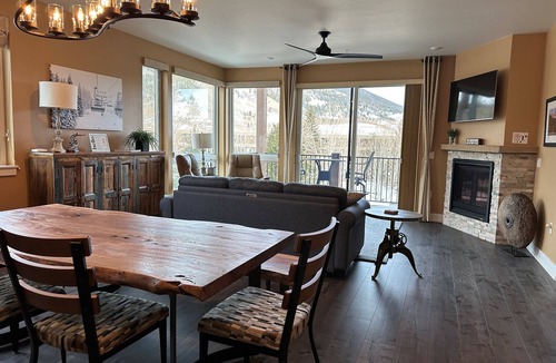 Dillon Condo | Walk to Dillon Amphitheater Concerts & Lake Dillon Marina: Luxury Condo