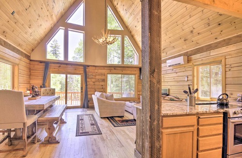 Duck Creek Village Cabin | Walk to Duck Creek Village: A-Frame Getaway!