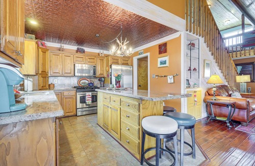 Red River House | Walk to Main St: 'Mountain Creek Home' w/GAMEROOM