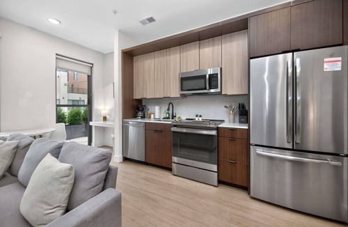 Pendleton Apartment | Walkable Downtown Studio OTR