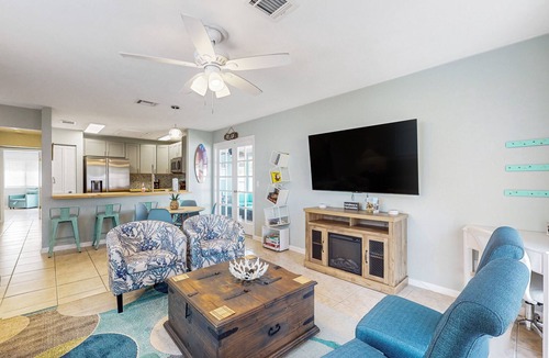 Indian Trails House | Water-view dog-friendly home with outdoor space & entertainment options