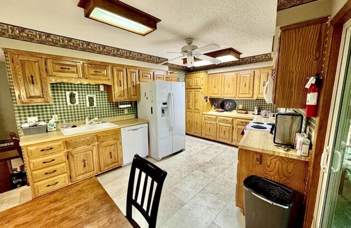 Fairfield Bay Cabin | Waterfront Cabin Ideal for Families and Outdoor Adventures in Arkansas