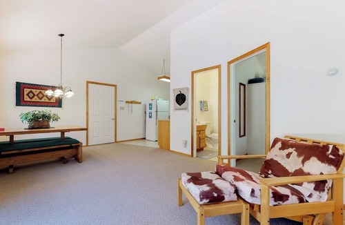 Carbondale Cabin | Waterfront cabins next to nature preserve - private hot tub & river views