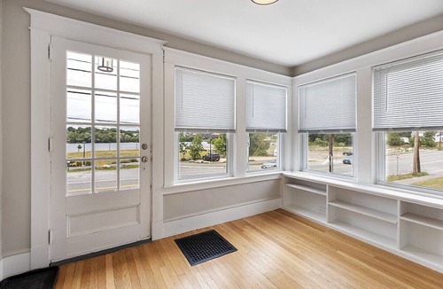 Bangor House | Waterfront Cape | 3BR/2 Bath| Fire Pit