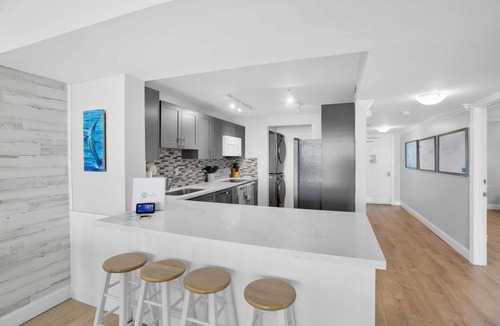 Meadows Condo | Waterfront Dock Pool Condo Near Duval St Pet OK