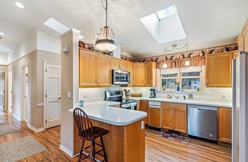 Sagle House | Waterfront hideaway with views, private dock on Pend Oreille River, kayaks & W/D