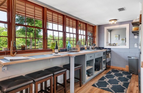 Telogia House | Waterfront on Lake Talquin - Free Kayaks - Near FSU - 2 Story Dock - Fire Pit