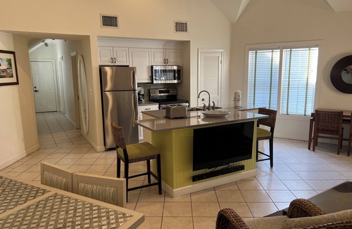 Truman Annex Resort | Waterfront Resort, Songwriter’s Fest, Old Town, Sleeps 6, Swimming Pool, Hot Tub