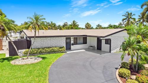 Garden Isles House | Waterfront Villa