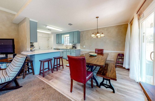 Harbour Towne House | Waterside Home in Gated Community with Pools & Tennis - 5 Minutes to Beach