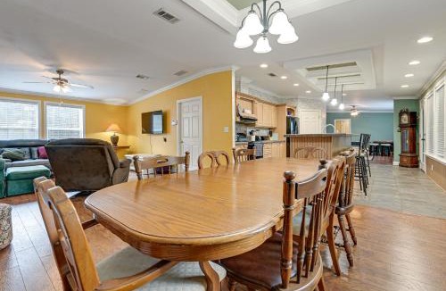 Weeki Wachee Gardens House | Weeki Wachee Family Getaway: Canal-Front Home
