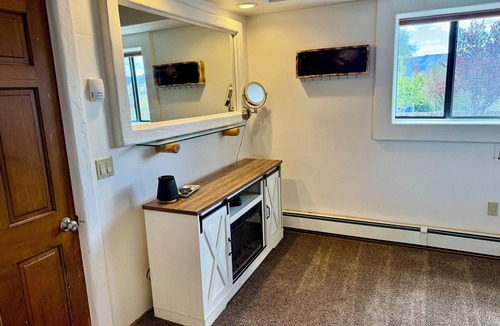 Glenwood Springs House | Welcome to Hitchin’ Post Hideout