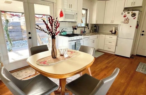 Barths House | Welcoming Pet friendly 2-bedroom house in charming Wheat Ridge