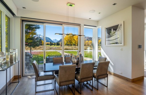 Aspen House | West Aspen contemporary with unblocked views