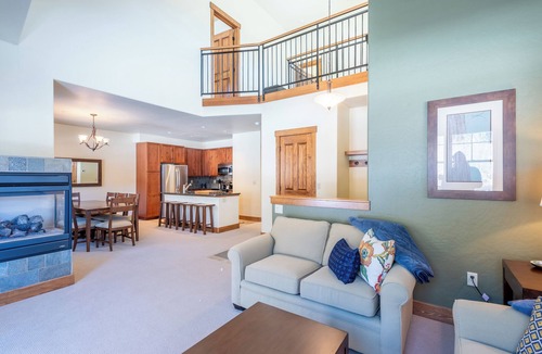 Copper Mountain Village House | West Village 3 bedroom, free WiFi, sleeps 8.