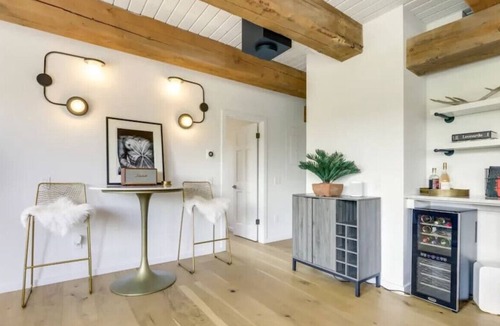 Emma House | White River Oasis, Hot Tub, 7 Acres, Views