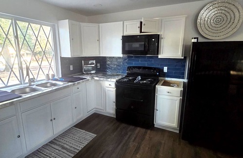 Ponce De Leon Cabin | Wild Indigo Getaway: 2BR Cabin near Springs, Starlink Wi-Fi & Fire Pit
