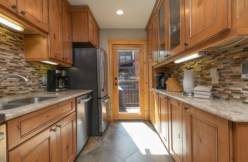 Four O'Clock House | Winterpoint Diamond Townhome: Walk To Lifts & Downtown