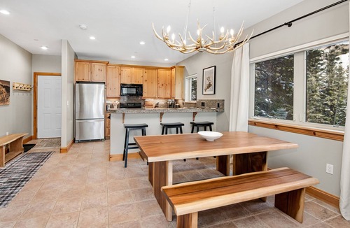 Vail Condo | Wonderful East Vail Condo w/Stunning Views, Free Shuttle Access, Hot Tub