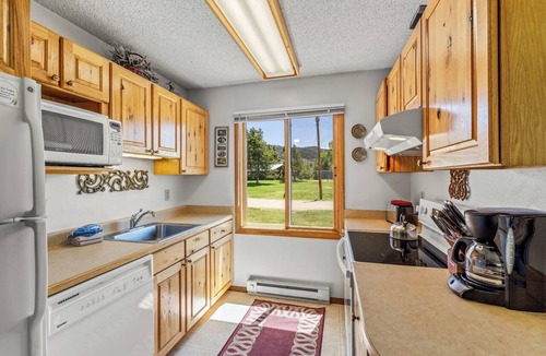 Clark Cabin | Wood Duck - Quiet retreat tucked away on the river