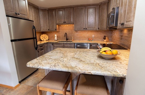 Warrior's Mark Condo | Woods Manor Red Fox Condo: Walk/Shuttle to Slopes/Downtown