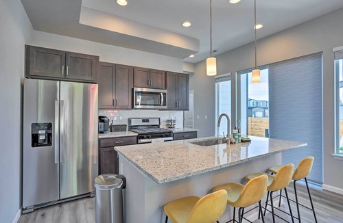 Dupont House | Work, Play & Explore! Townhome 6 Mi to Dtwn Denver