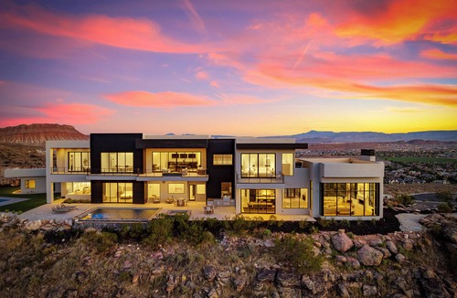Washington Fields House | Zion Mountain/Pool, Hot Tub, BBQ & Pickleball