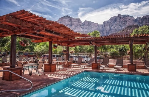 Zion National Park South Entrance Hotel | Zion Park Retreat | 1 Unit | Near Sorella Gallery and 1.2 Miles to Oscar’s Café