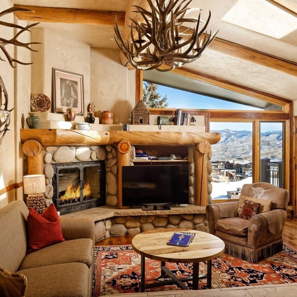 Beautiful Snowmass Getaway! Scenic Views, Balcony, Pool, Hot Tub, Gas FP, Elevator & Trail Access