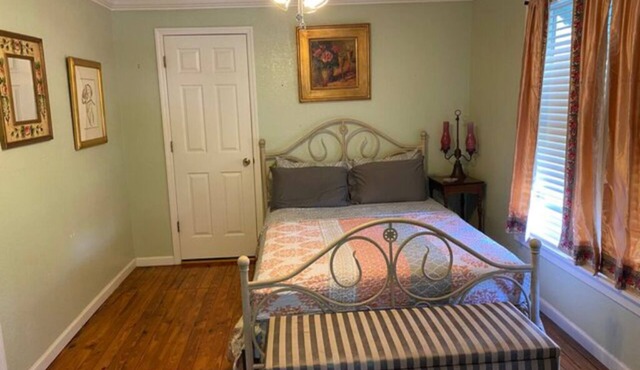 01) The Bohemian Suite in Inglis