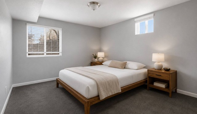 1,100 sf Spacious Cozy 2BR Near Denver DT, Red Rocks, and Rockies!