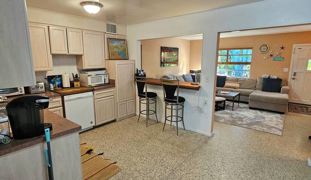 1 mile to Siesta Key! Early Bird Special & Low Wkly Rates! Heated Pool! BBQ in Sarasota