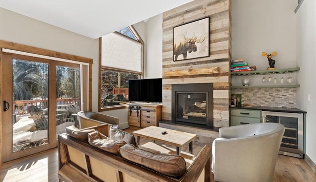 101 Tall Pines : 5