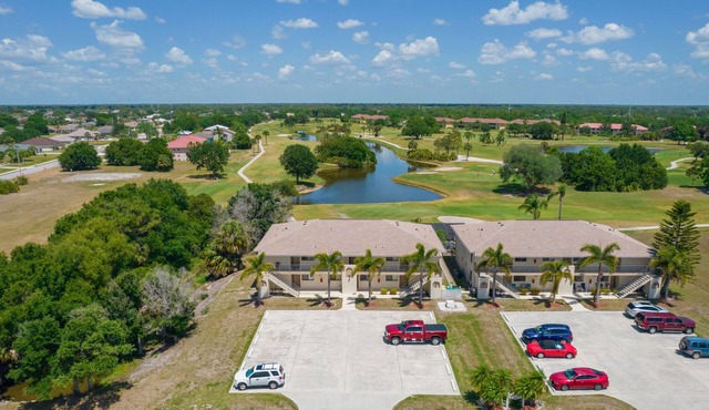 2-bedroom condo in adorable Punta Gorda with cool AC in Punta Gorda