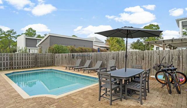 2 Bikes~ Newly renovated Pool~Bike to Seaside in Santa Rosa Beach
