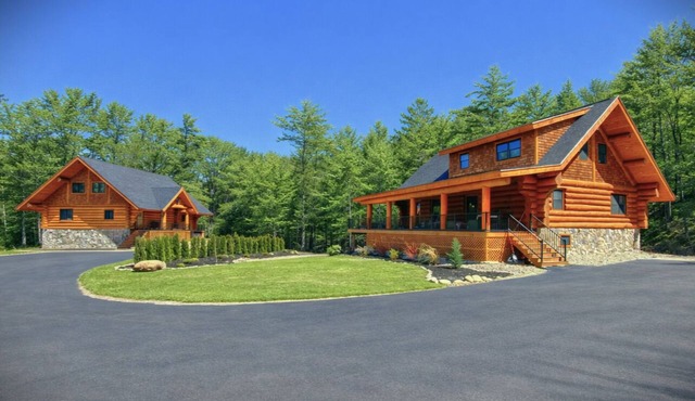2 Cabins on Saco River ideal for Families w/game rms. volleyball & putting green in Bartlett