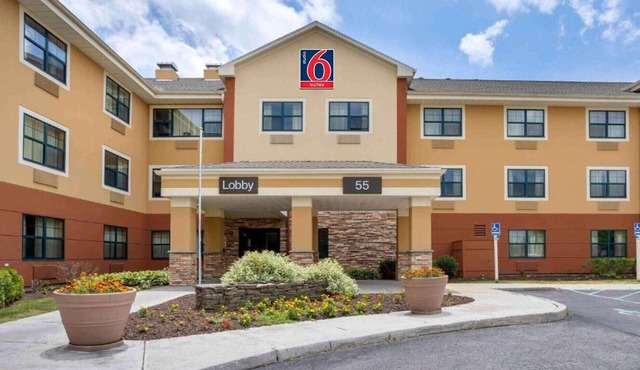 2 Full Beds | Non-Smoking, Kitchen in Fishkill
