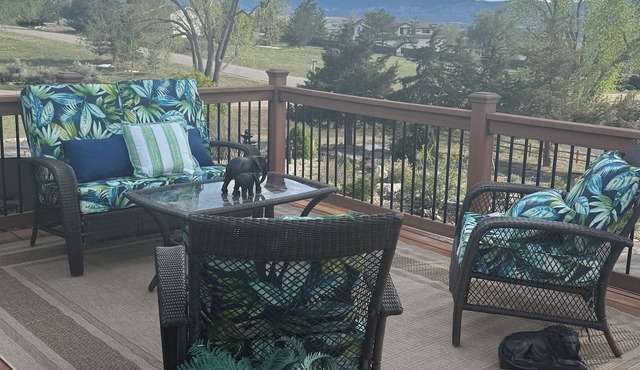 2BR Red Rocks Quiet Retreat Mountain Views 2 Car Garage Furnished Pet Friendly in Littleton