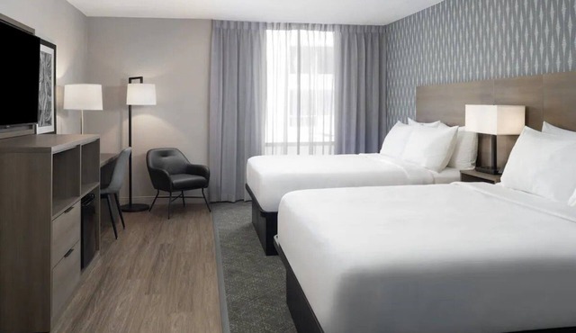 3 Accommodations for Big Groups | Free Breakfast | New England Aquarium- 2.1mi in Boston