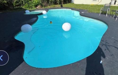 3 Bed 2 Bath Sleeps 6 Pool Retreat in Eustis, FL! in Eustis