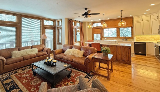 3 Bedroom Condo Just Steps From Arrowhead Lift