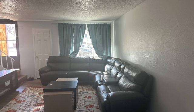 3-bedroom townhome in delightful Aurora with AC and heat a great comfort locatio