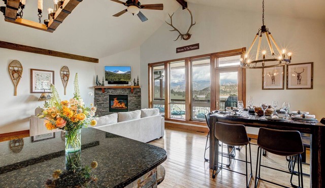 3 miles to RMNP-mountain and lake views right from deck- peaceful area of Estes