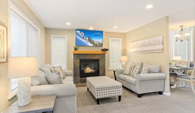 3 Parkside Homes * 9 Bedrooms * Hot Tubs * Groups!