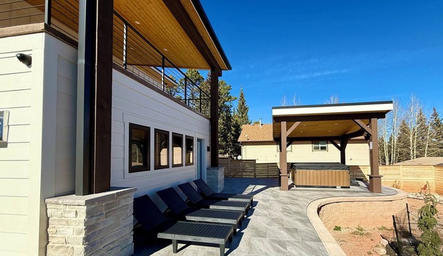 338290 - Craftsman Contemporary Cabin Woodland Park - Hot Tub - 2 living spaces