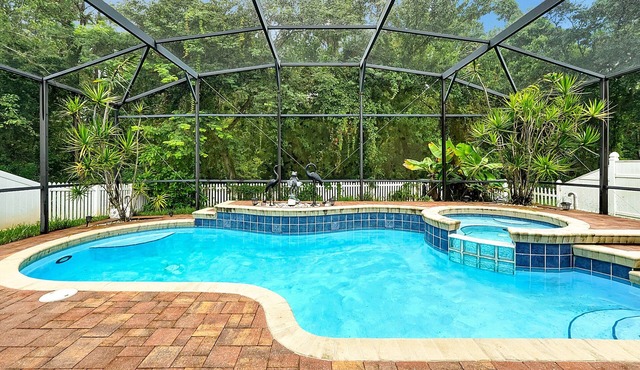 3BR Heated Pool+Spa | Movie Room | Pet-Friendly in Orlando