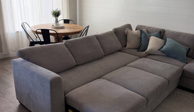 3BR Townhome with Master En-Suite, Workspace Ping-Pong, Fast Wi-Fi, Near Parks