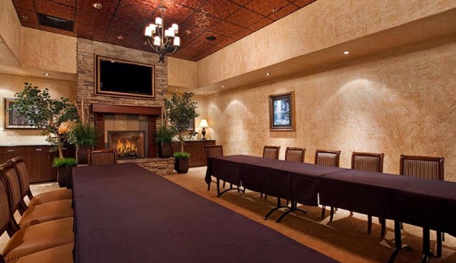 4 Comfortable Units! Pool, Parking, Pets Allowed, Close to Elko State Park! in Elko